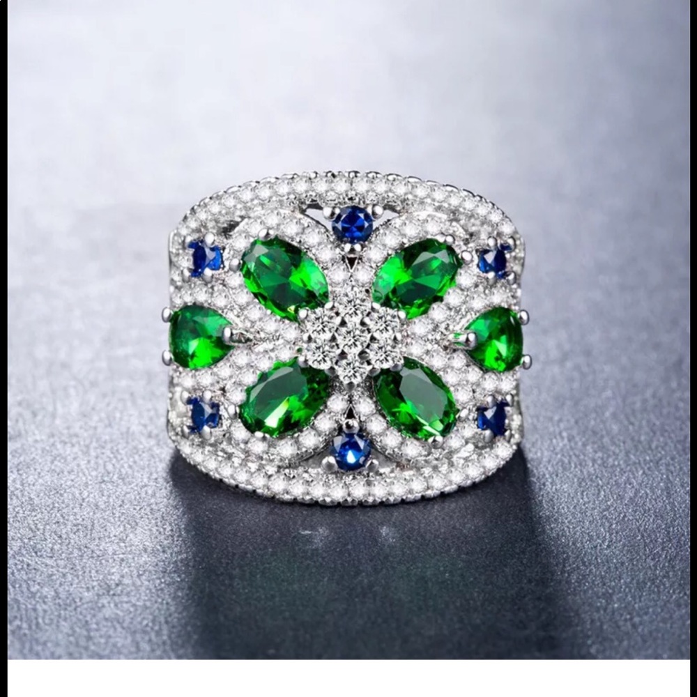 Blue/ Green gemstone ring 💎💍